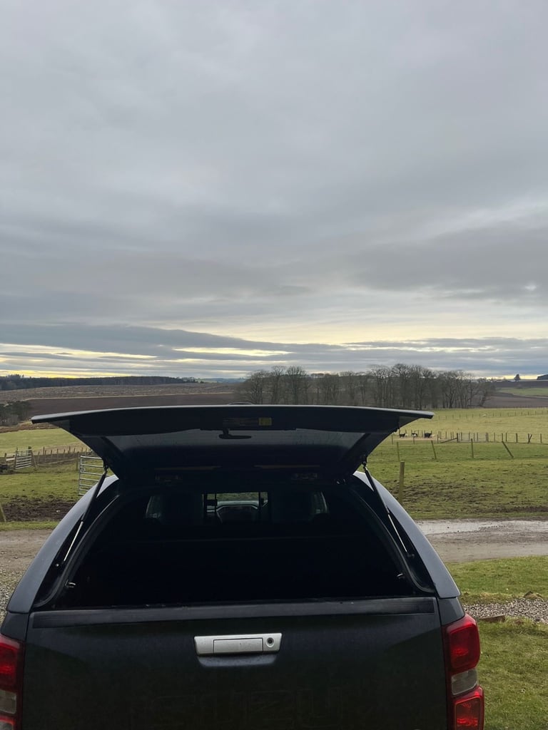 Isuzu truck man canopy