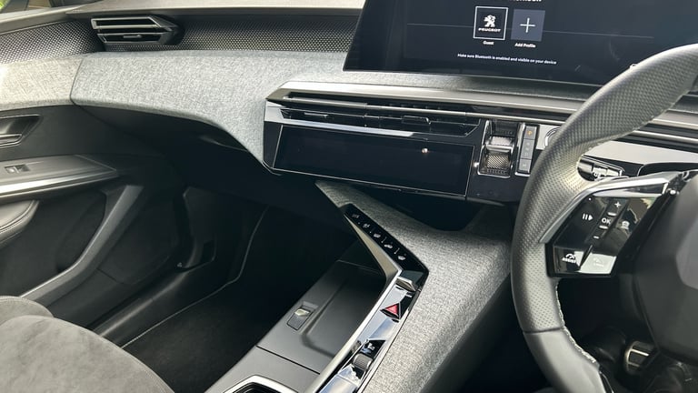 2025 Peugeot 5008 1.2 Hybrid 136 GT 5dr e-DSC6 Petrol Estate Estate Petrol Automatic