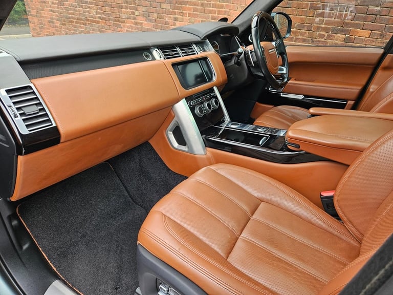 Range Rover 3.0 SDV6 Hybrid autobiography vogue rear entertainment 340bhp Auto
