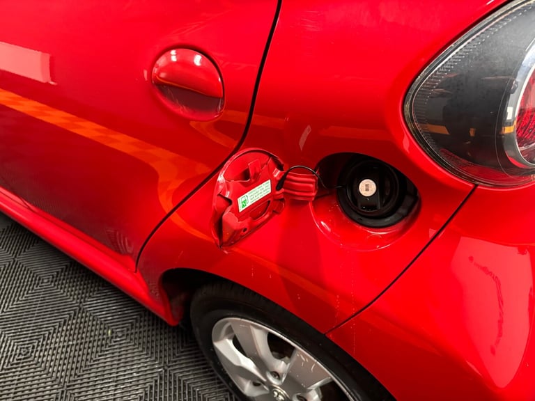 2013 Toyota AYGO 1.0 VVT-i Move with Style 5dr HATCHBACK Petrol Manual