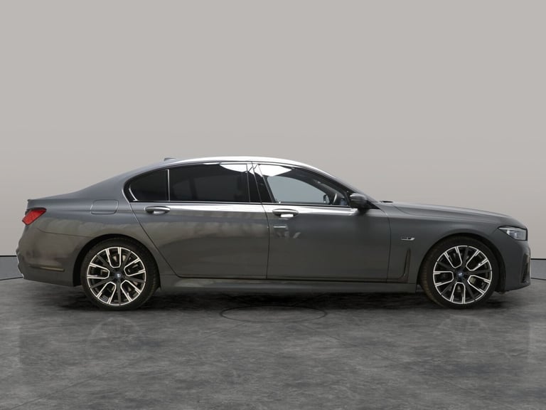 2022 BMW 7 Series 745Le xDrive M Sport 4dr Auto SALOON PETROL/ELECTRIC Automatic