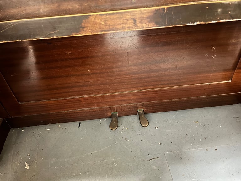 Upright Berry Piano