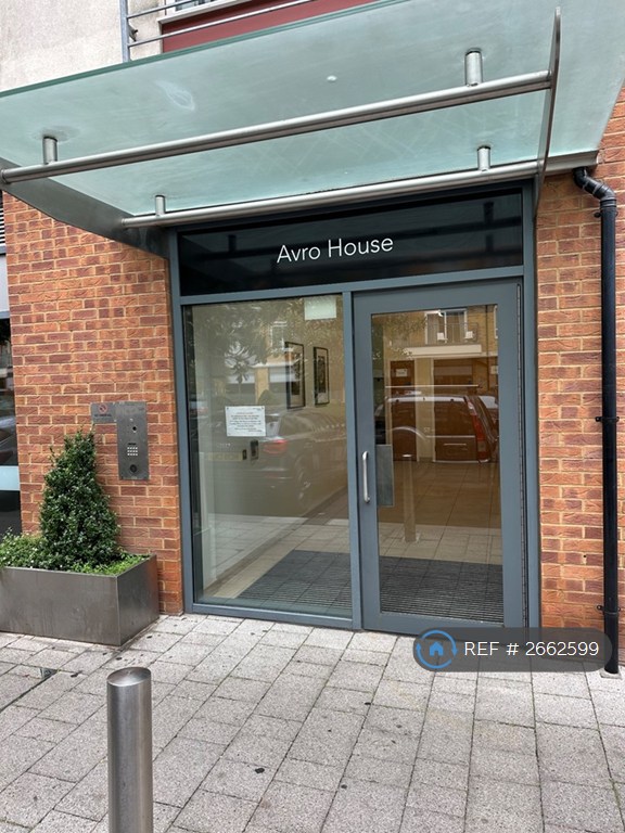 3 bedroom flat in Boulevard Drive, London, Colindale, NW9 (3 bed) (#2662599)