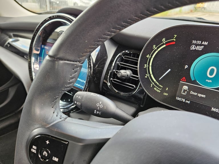 2022 72 MINI Hatchback 1.5 Cooper Classic 5dr Auto Black Damaged Salvage