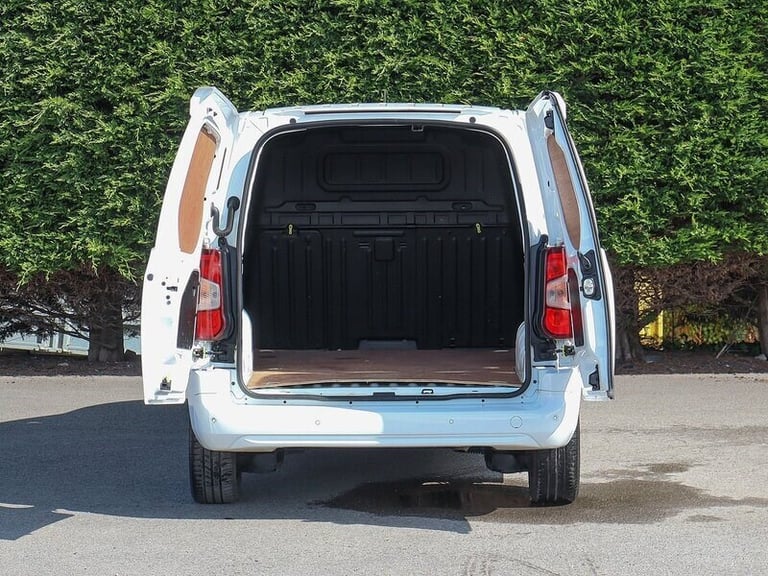 2021 Vauxhall Combo 2300 SPORTIVE 1.5 TURBO D, 100BHP, L1 SWB VAN, Air Con, Cruise Control, 3 S S...