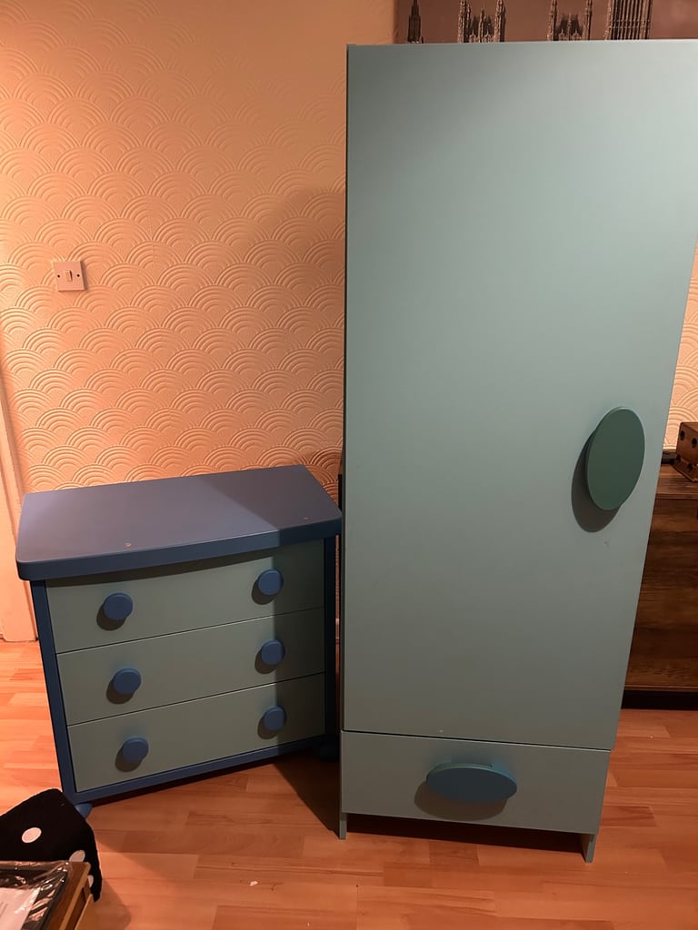 image for Wardrobe and chest of drawers 