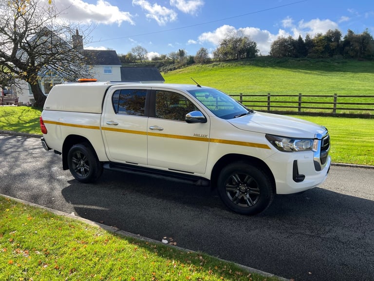 TOYOTA HILUX 2.4 D-4D 150PS ICON MANUAL 4X4 UTILITY PICKUP 21 REG 19,400 MILES