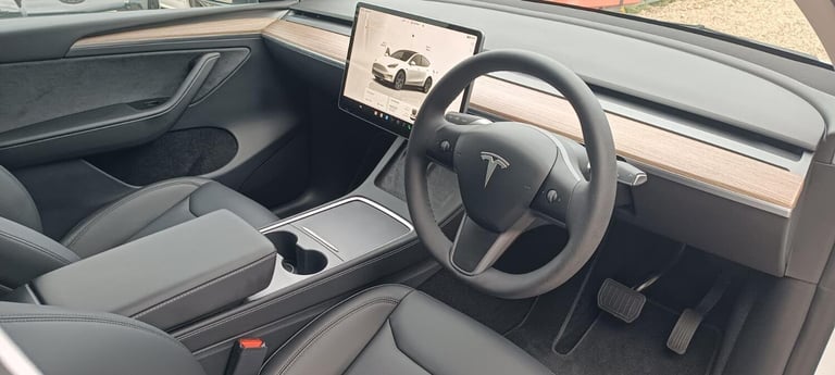 2024 Tesla Model Y Long Range Auto RWD 5dr MPV Electric Automatic