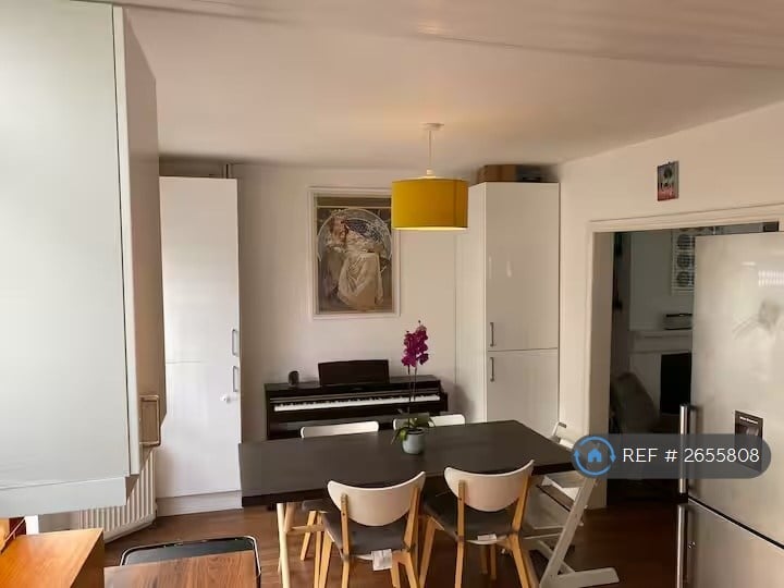 1 bedroom in Sarsfield Road, Greenford, UB6 (#2655808)