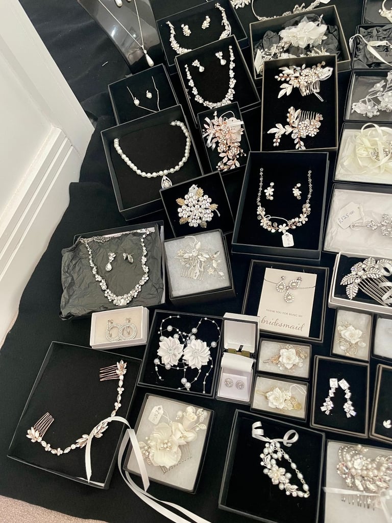 Quality wedding & special occassion tiaras, head pieces & jewellery approx 85 pieces new in boxes