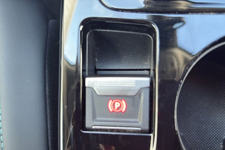  Peugeot E 2008 50kwh Allure Premium Suv 5dr Electric Auto 7kw Charger 136 Ps