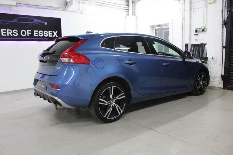 2016 Volvo V40 1.5 T2 R-Design Pro Auto Euro 6 (s/s) 5dr HATCHBACK Petrol Automatic