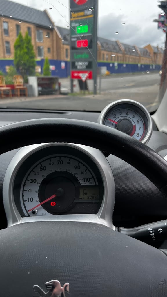 Peugeot, 107, Hatchback, 2010, Manual, 998 (cc),5 doors - Image 17