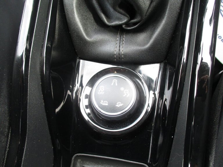 Peugeot 2008 BLUE HDI ALLURE