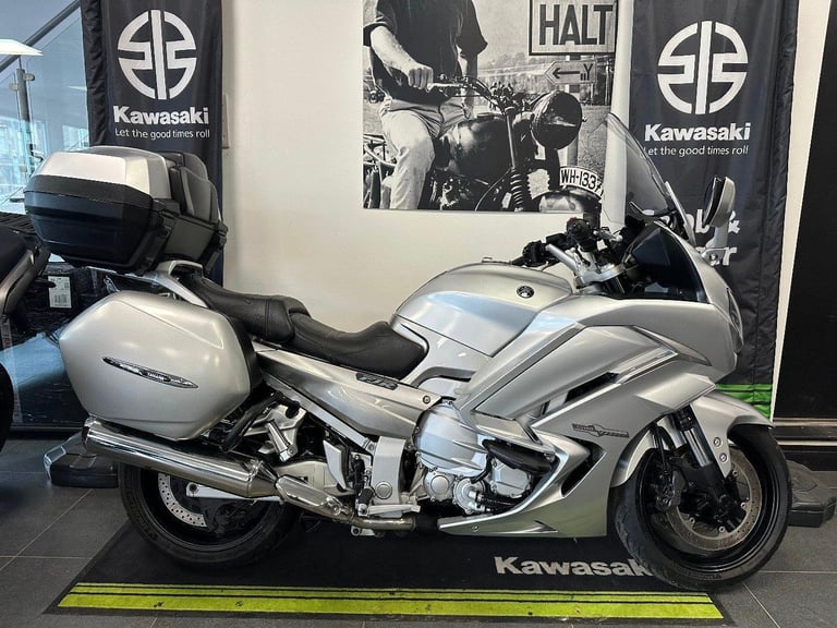 image for YAMAHA FJR1300 AE-PANNIERS-TOP BOX-PROTECTION BARS