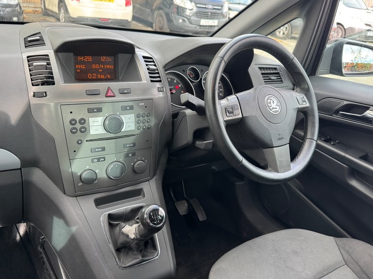 Vauxhall zafira 2008 clean example