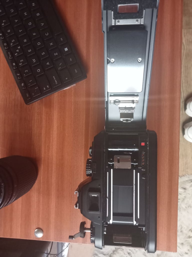 image for NIKON F301 with 50mm + zoom lens