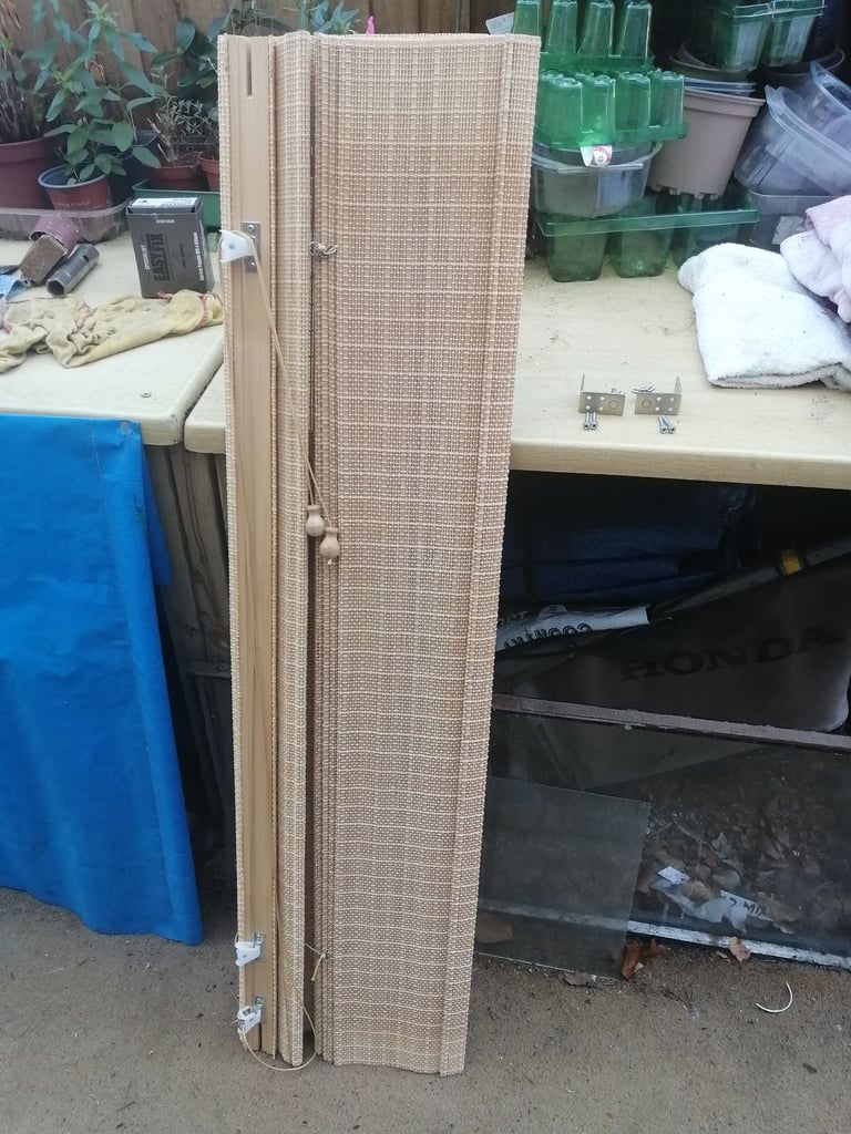 WICKER WINDOW ROMAN BLIND
