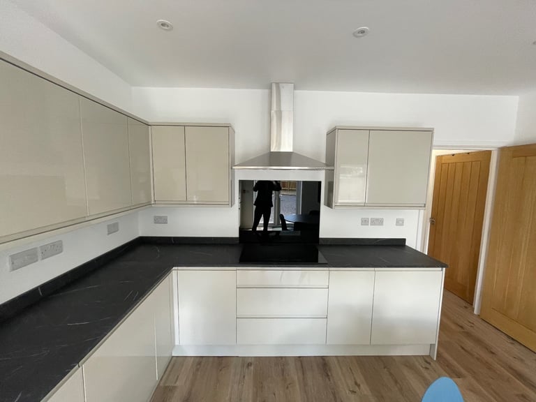 Double rooms in a new-build shared house for rent, bills included!