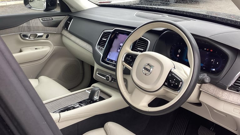 2022 Volvo XC90 Plus Dark B5 (235 hp) ESTATE Diesel/Electric Hybrid Automatic