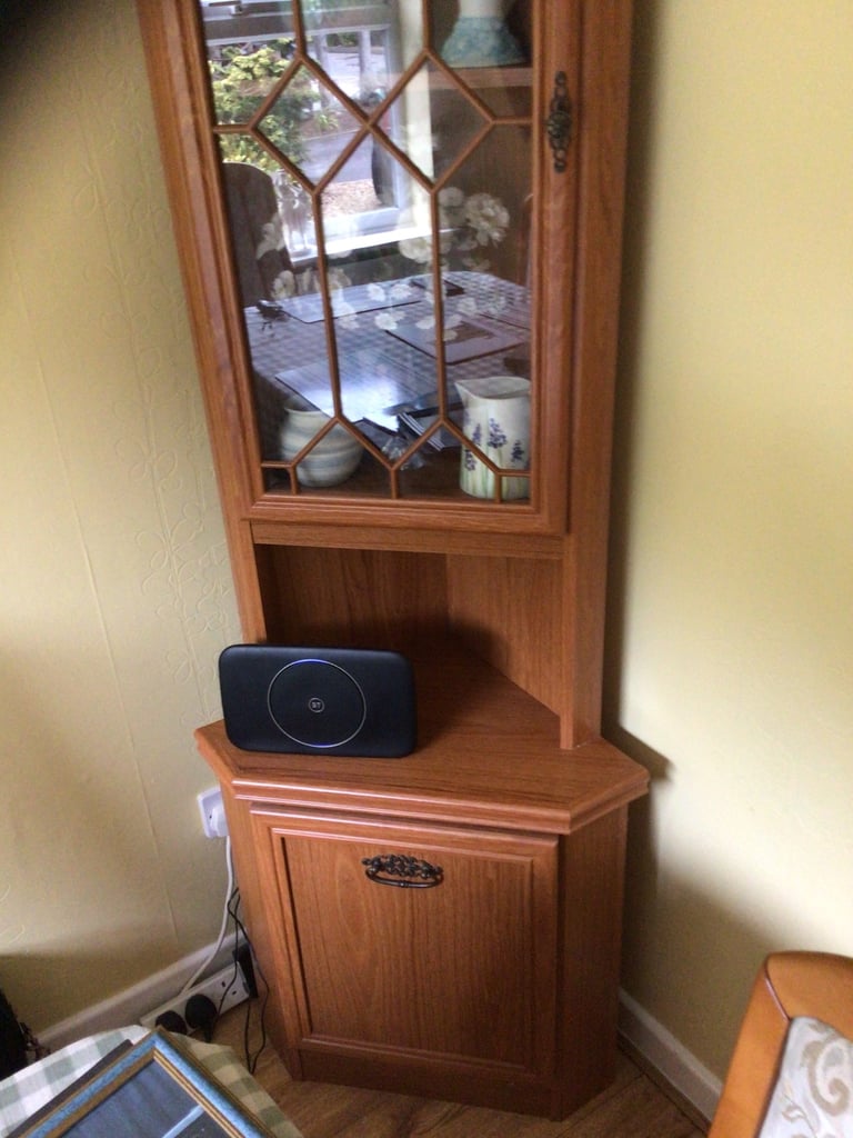 Wall unit and matching corner unit