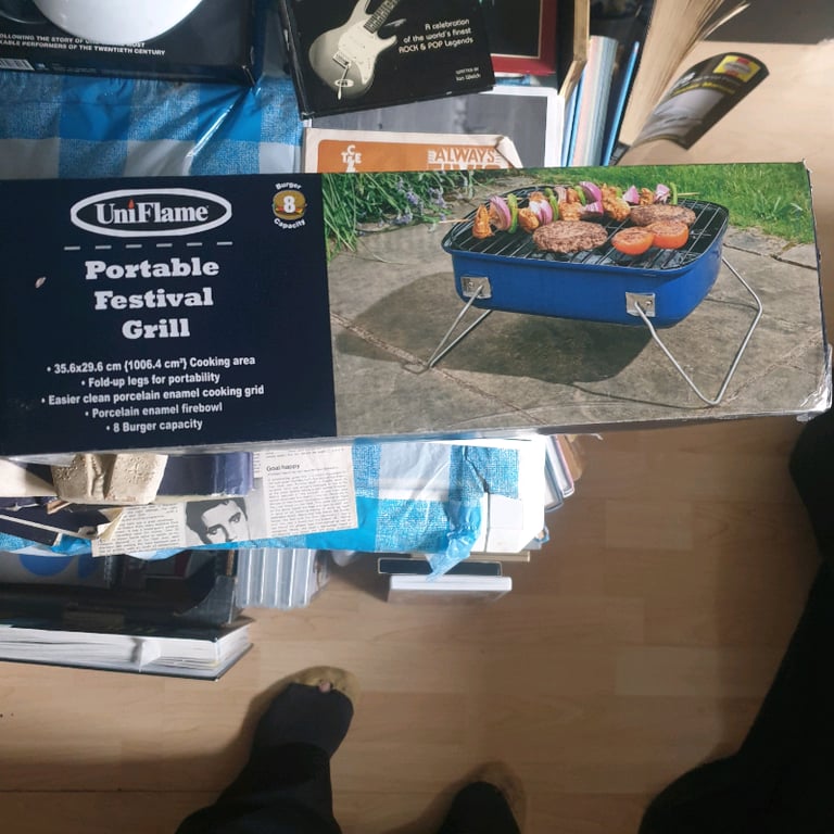Portable festival grill 