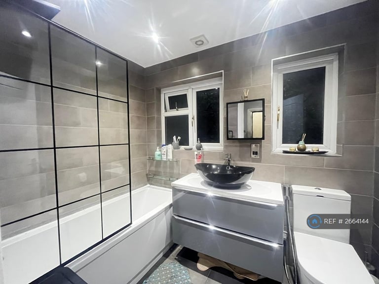 4 bedroom house in Warren Road, Orpington, BR6 (4 bed) (#2664144)