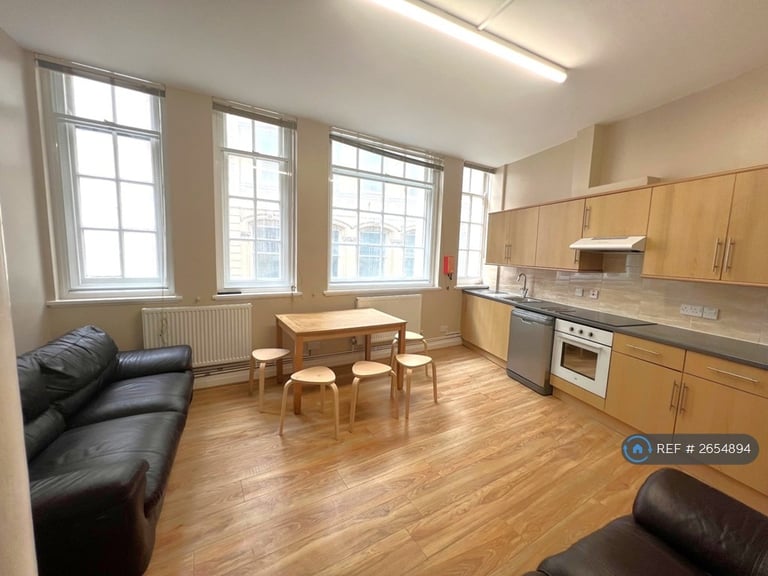 5 bedroom flat in St Nicholas Street, Bristol, BS1 (5 bed) (#2654894)