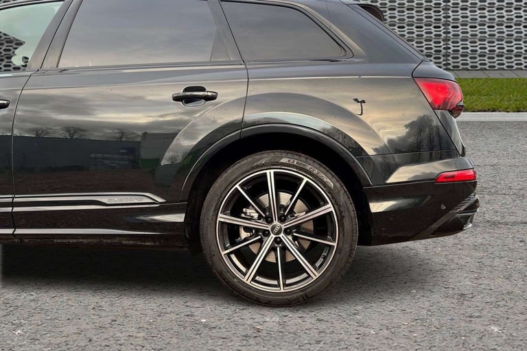 2022 Audi Q7 55 TFSI Quattro Black Edition 5dr Tiptronic [C+S] SUV Petrol Automatic