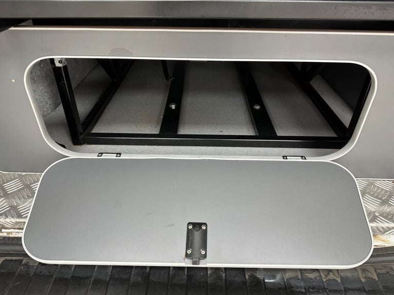 2015 Renault Trafic 1.6 dCi 27 Business camper conversion, 6 seats 5dr Diesel Manual SWB Standa C...