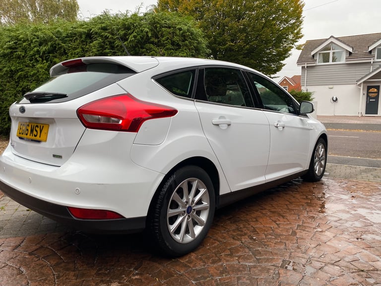 Ford, FOCUS, Hatchback, 2016, Manual, 999 (cc), 5 doors