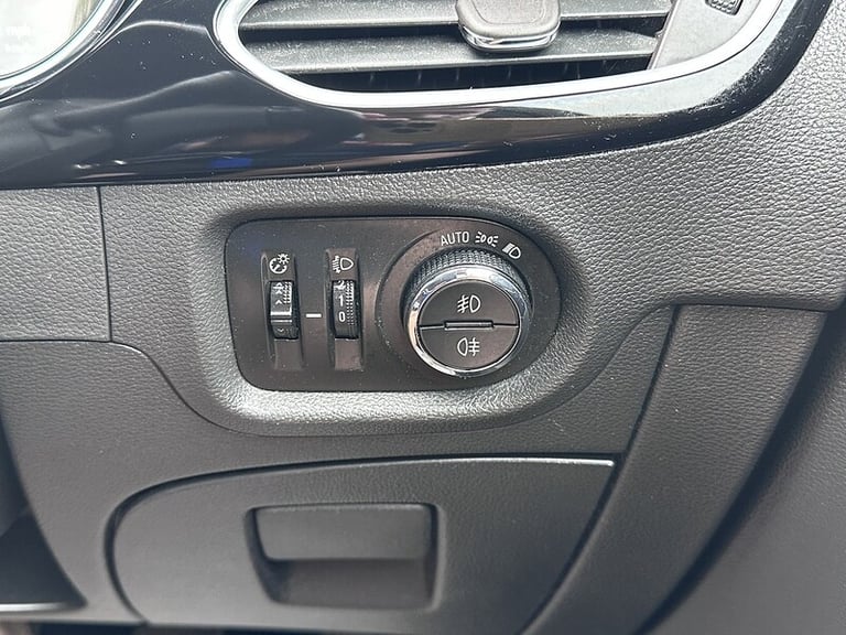 2016 Vauxhall Astra i SRi Hatchback Petrol Manual