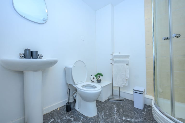 Long term stays Free parking Broadgreen Liverpool