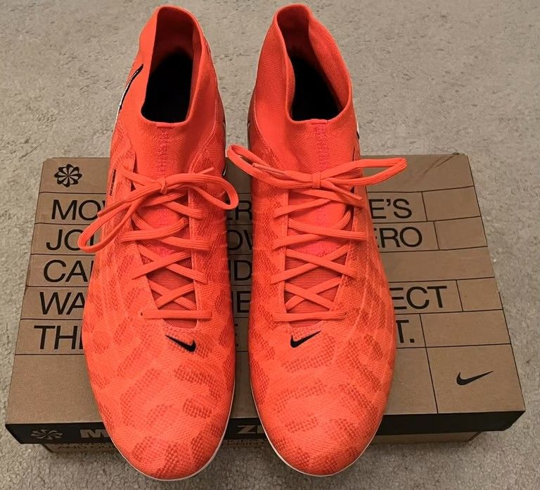 image for Genuine NIKE Phantom Luna FG Pro Football Boots UK 9.5 - Brand new in the box