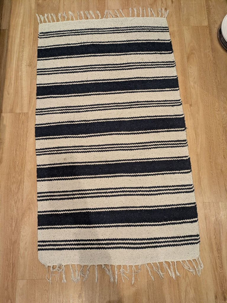 Rug available for free