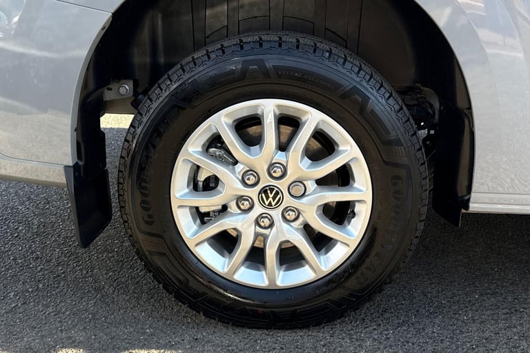 2025 Volkswagen Transporter 160kW 65kWh Commerce Pro Van Auto Van Automatic