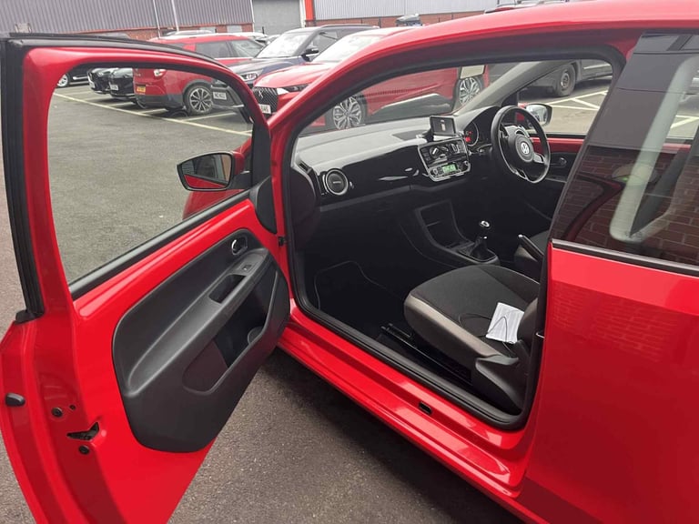 Volkswagen, UP, Hatchback, 2012, Manual, 999 (cc), 3 doors