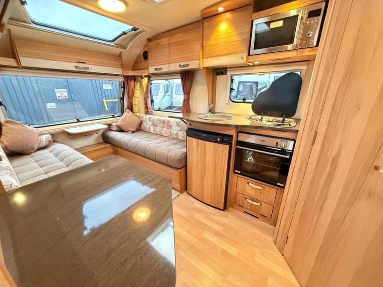 BAILEY PURSUIT 400-2 LIGHT WEIGHT CARAVAN WITH AUTO MOVER ..............NOW SOLD