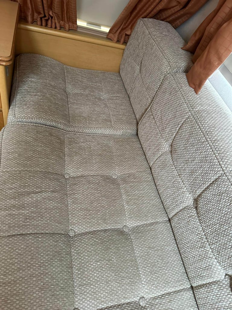 2005 Elddis Xscape 482/ 2 berth