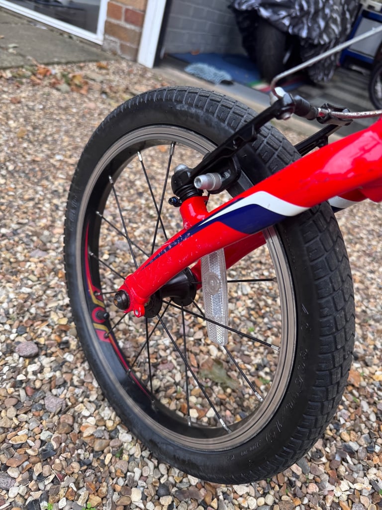 Wiggins Macon 16 inch kids bike