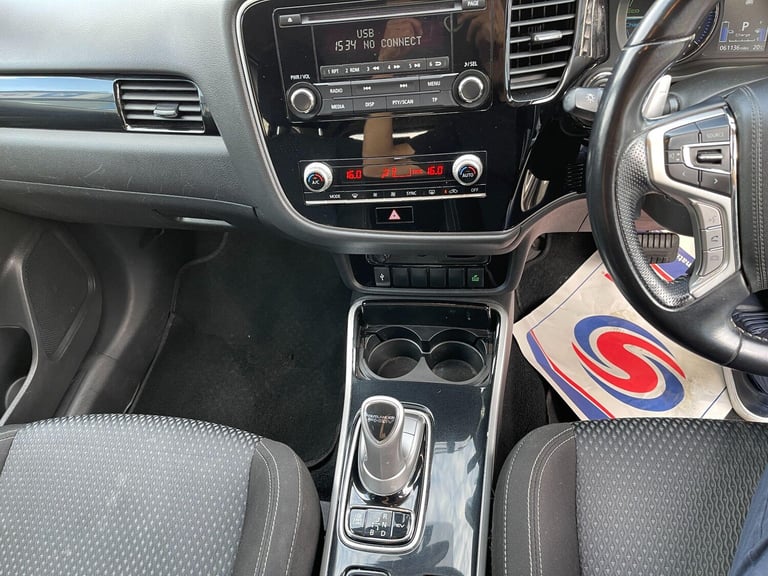 2020 Mitsubishi Outlander 2.4h TwinMotor 13.8kWh Verve CVT 4WD Euro 6 (s/s) 5dr ESTATE Petrol/Ele...