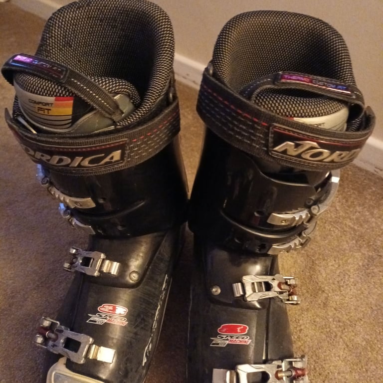 NORDICA SKI BOOTS 