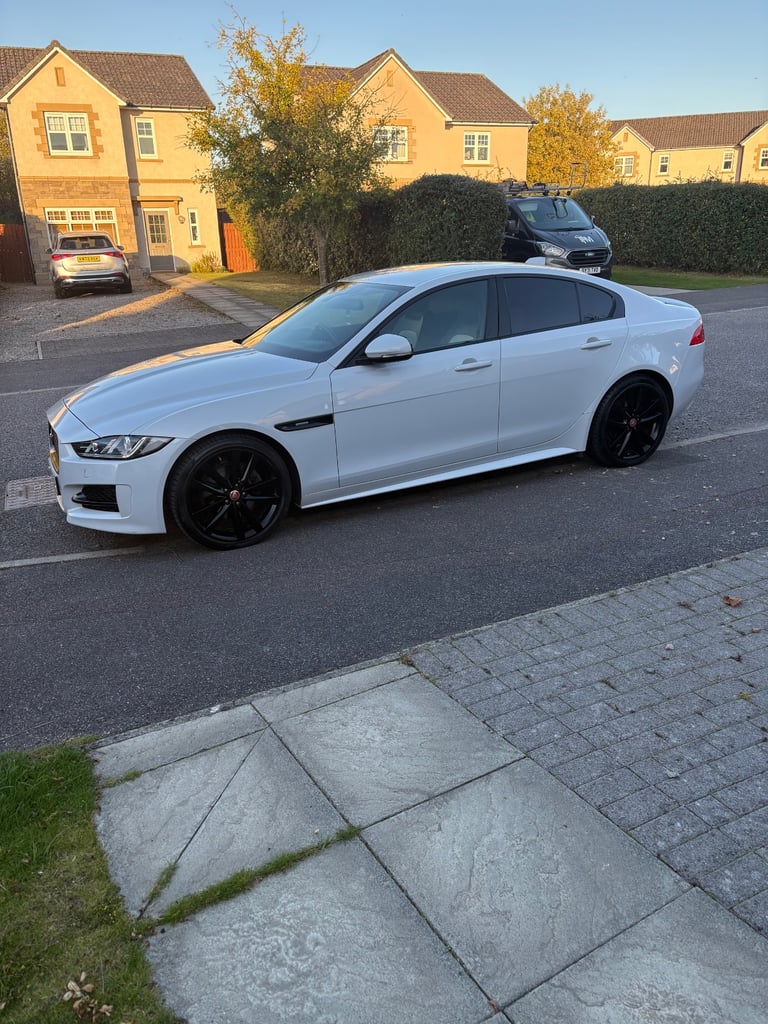 Jaguar, XE, Saloon, 2016, Manual, 1999 (cc), 4 doors