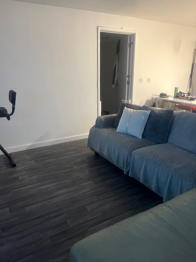 Large 2 bedroom flat for 3 or 4 bedroom house. Home swap