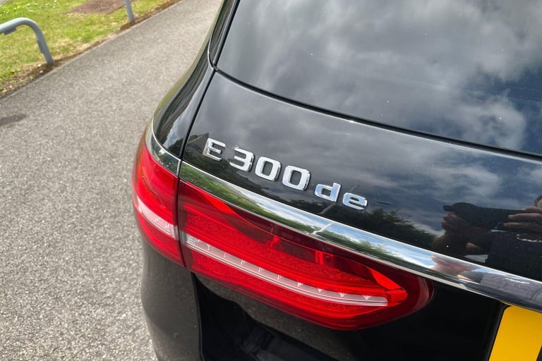  Mercedes-Benz E-Class 2.0 E300de 13.5kWh AMG Line (Premium Plus) Estate 5dr Diesel Plug-in Hybri...