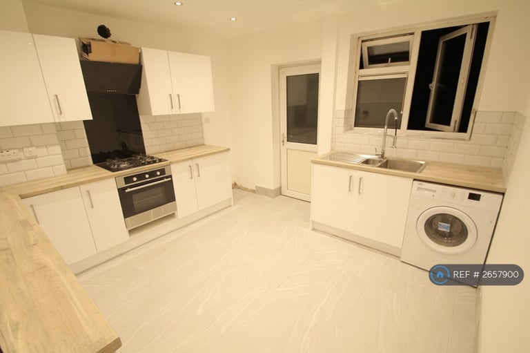 3 bedroom house in Jellicoe Avenue, Gravesend, DA12 (3 bed) (#2657900)