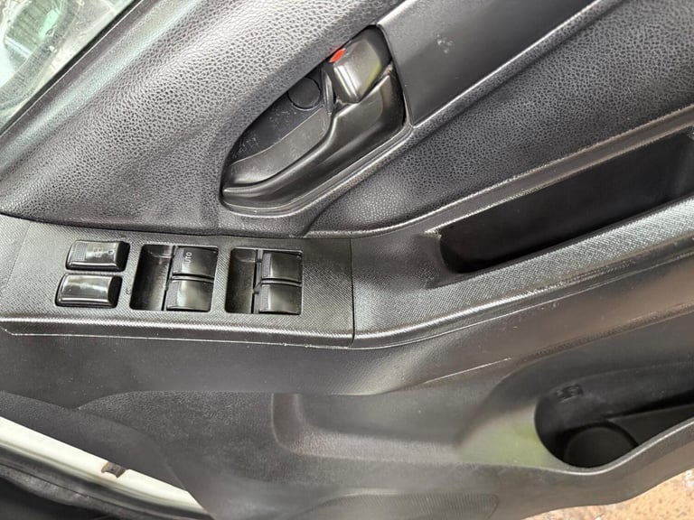 ISUZU D-MAX ISUZU 2.5 TD MANUAL MONSTER 5 2014