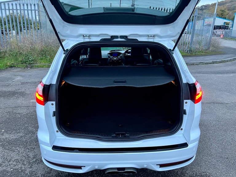 2012 Ford Focus 2.0T ST-3 5dr Ex Police ESTATE Petrol Manual