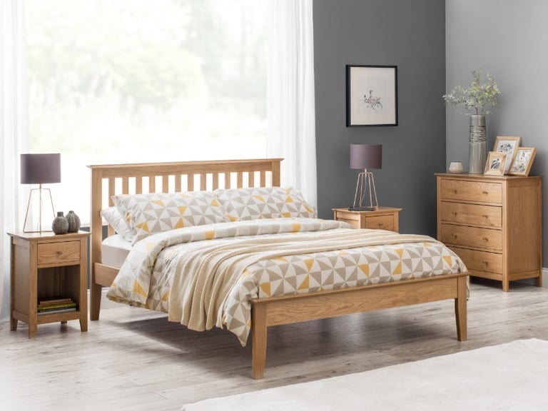 Julian Bowen wood - Oak King Size Bed, bed frame