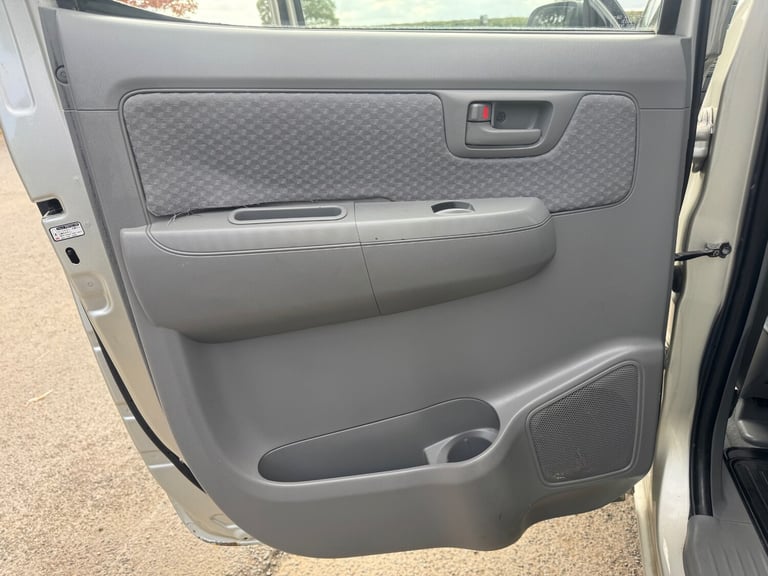 Toyota HiLux D/Cab Pick Up Truck D-4D 2.5120ps Manual Good Condition No Vat